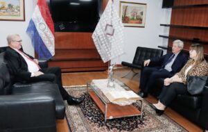 INFO M.P.: FISCAL GENERAL RECIBIÓ VISITA DE CORTESÍA DE EMBAJADOR URUGUAYO